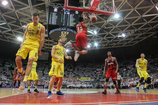 米兰中场本 米兰中场本