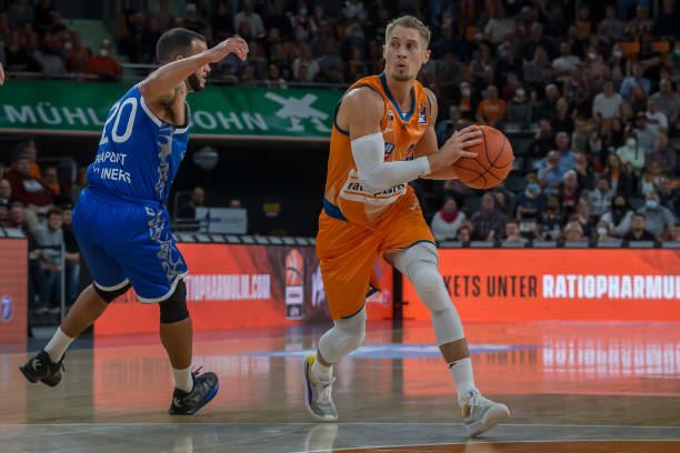 一边倒优势 一边倒优势