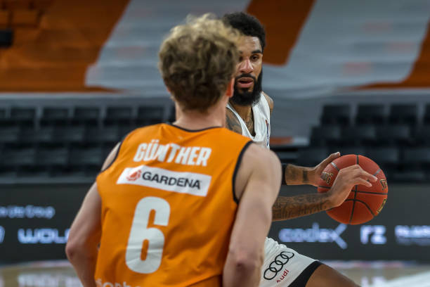 以曼城和利 以曼城和利